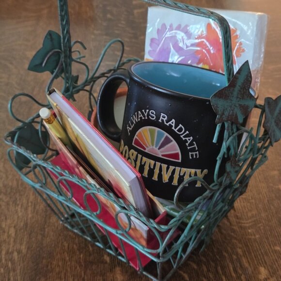 🍋 🍊 2 Vintage Plain Manual Glass Fruit Juicers Or Lemon Slice Servers x2 🍋 🍊 - Picture 9 of 10